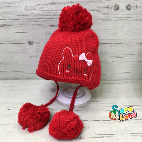 کلاه بافت نوزاد پوم دار طرح گربه و پاپیون برجسته - قرمز(سیسمونی سارالند)